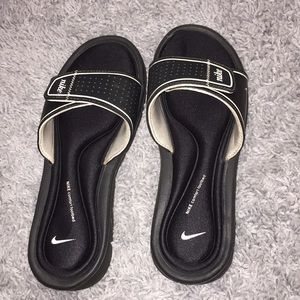 Nike Comfort Foodbed Sandals